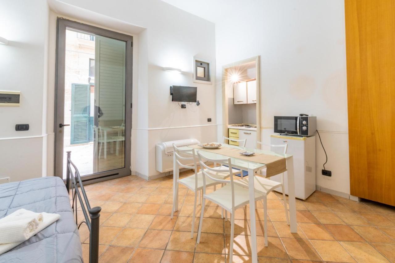 Hotel Andrea'S Lecce Exterior foto